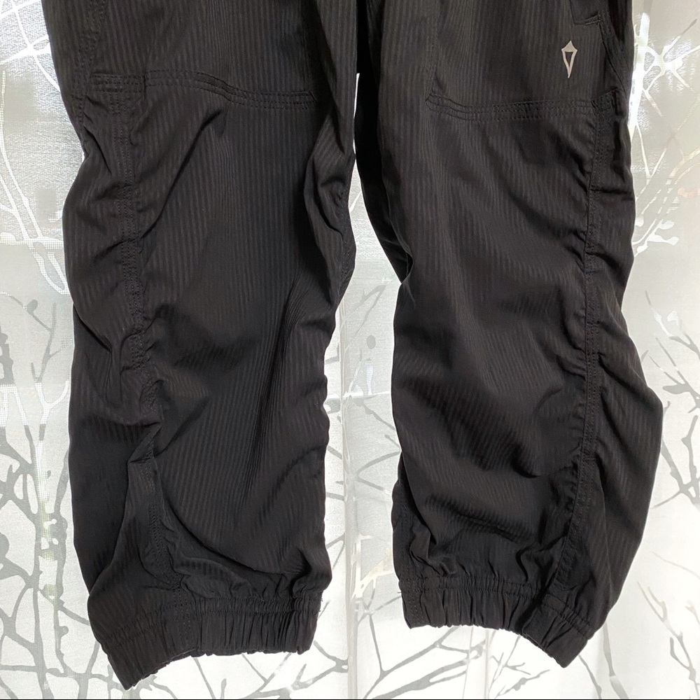 Ivivva Lululemon kids black live to move crop cropped drawstring jogger pants - Picture 6 of 11